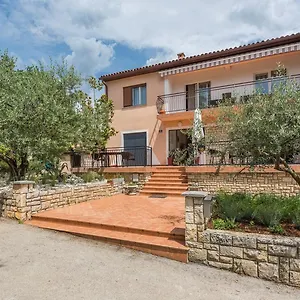 Zrnic 3*, Poreč Kroatien